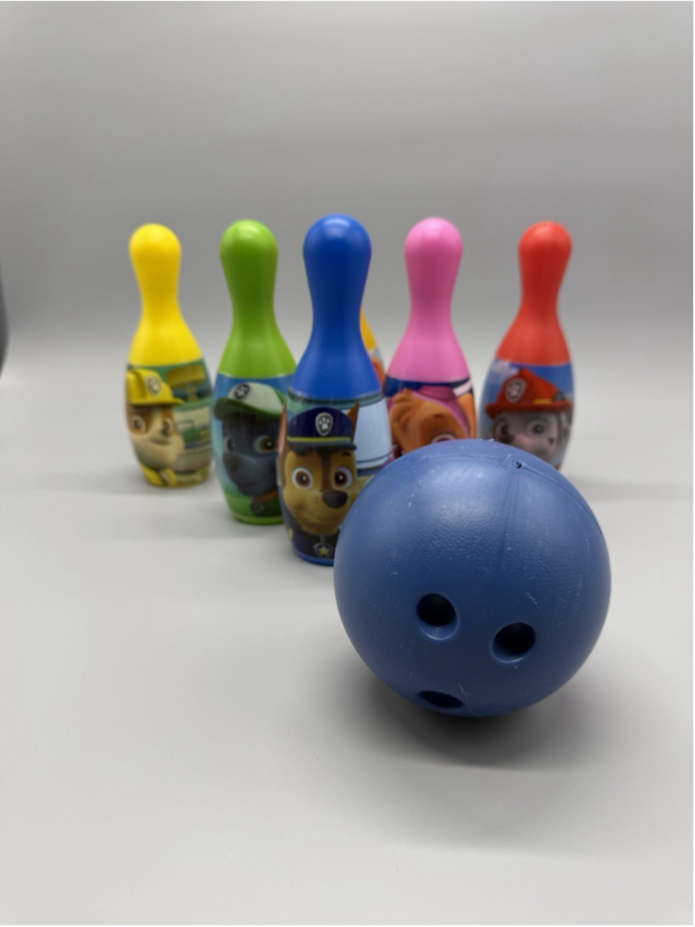 Paw Patrol Bowling Set With 6 Pins And A Bowling Ball